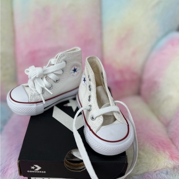 Converse White Baby High-Tops with Star Logo - Picture 1 of 1